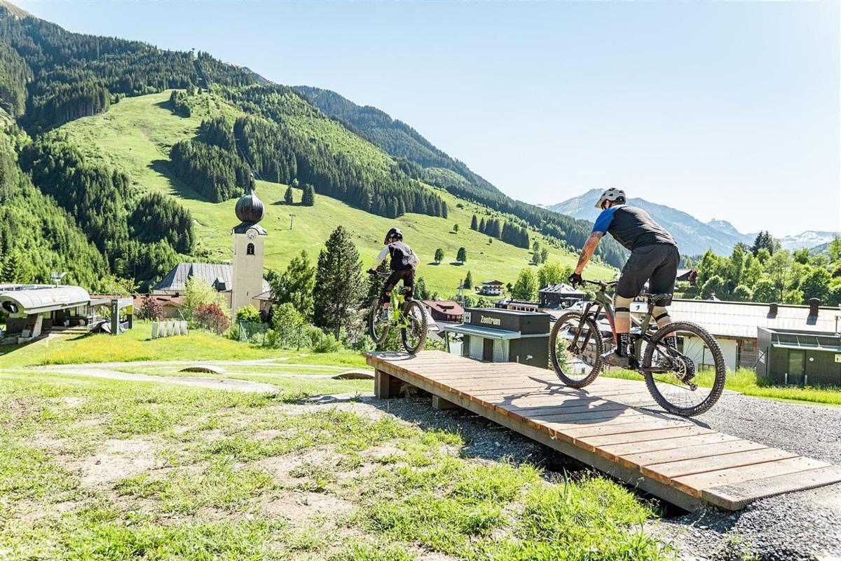 Ski&Bike Hotel Wiesenegg Saalbach Exterior foto